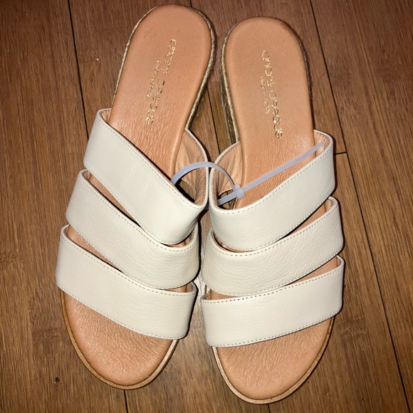 andre assous gwenn wedges sandals - Picture 3 of 5